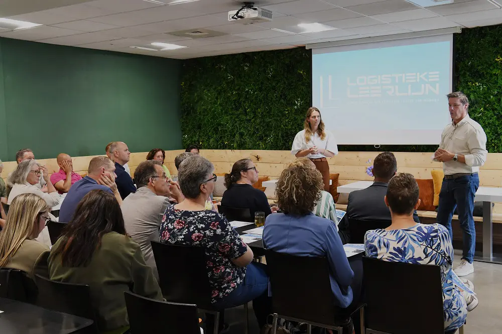 Aftrap project logistieke leerlijnen met onderwijs, overheid en bedrijfsleven