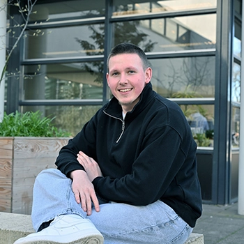 Student ICT System Engineer Marcel die MHBO traject doet