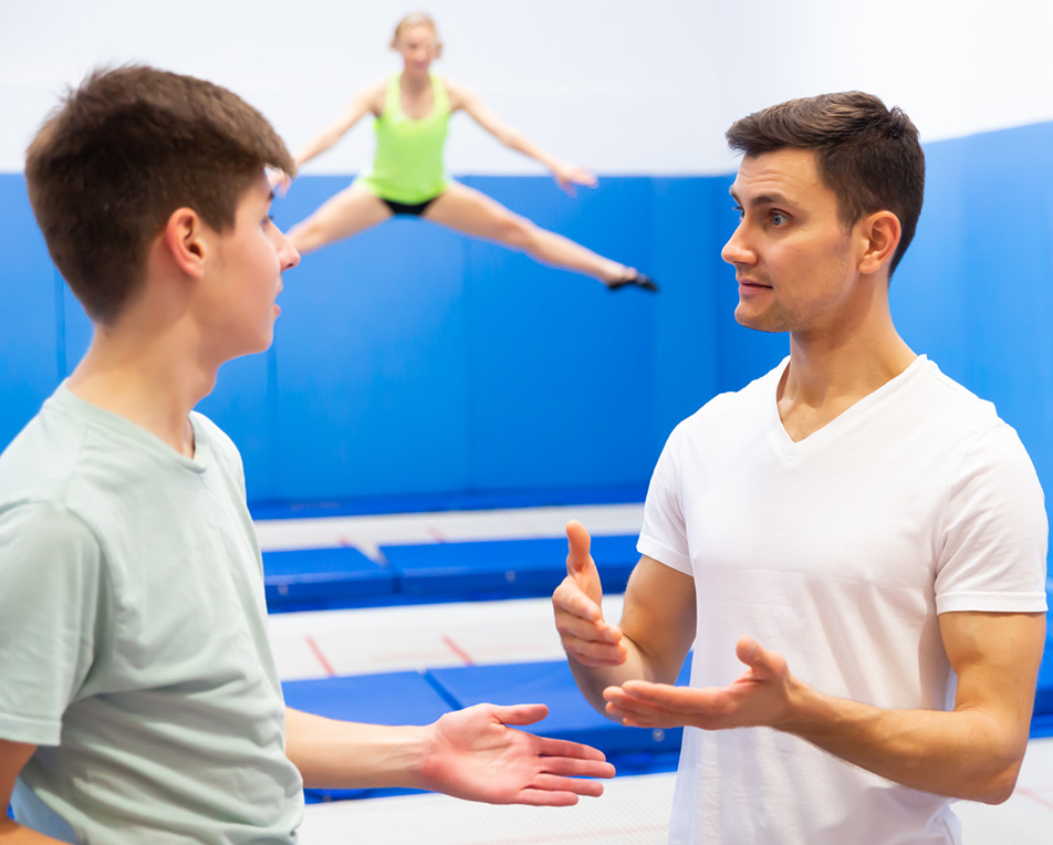 Yonder studenten in overleg met elkaar tijdens de cursus Assistent Trainer Coach 2