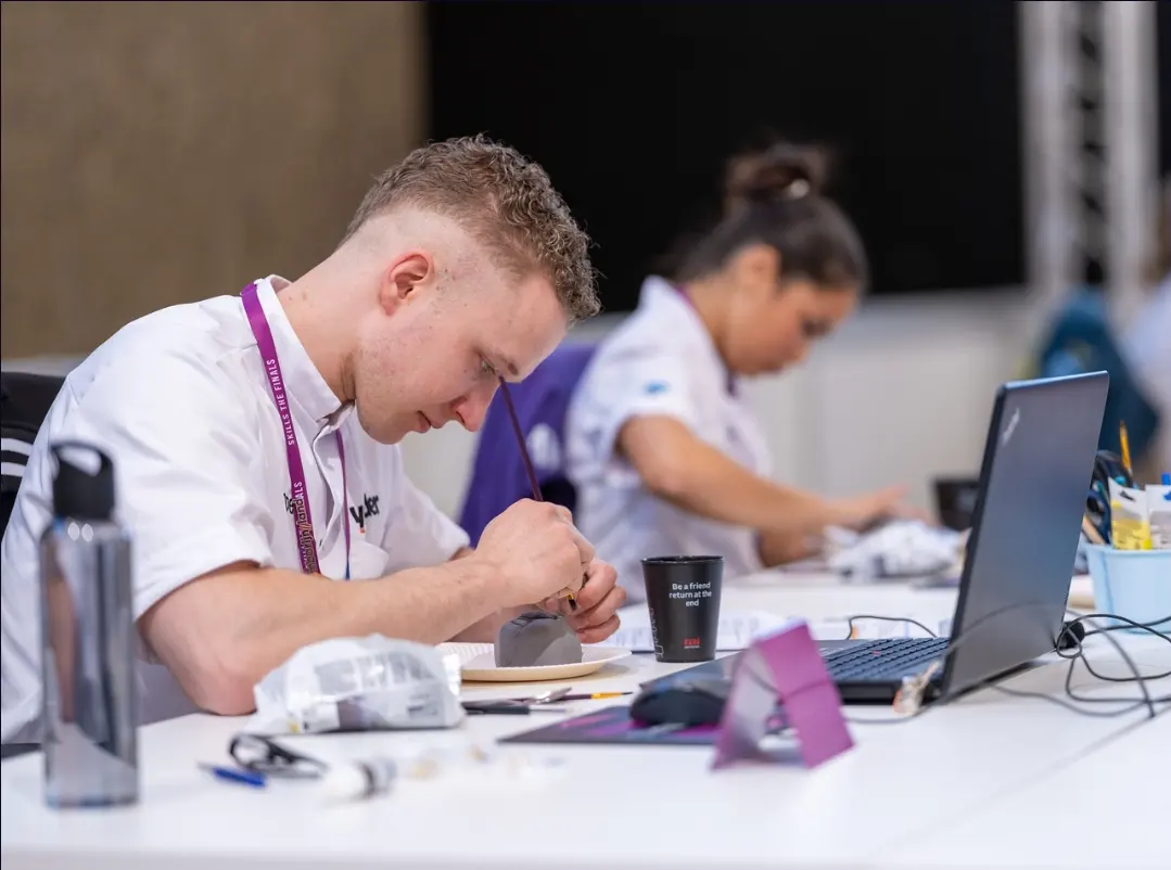 Studenten Yonder houden een Skills Heroes wedstrijd