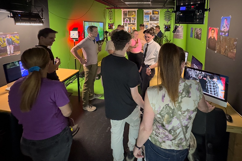 Studenten Content Creator laten hun content zien in de greenroom